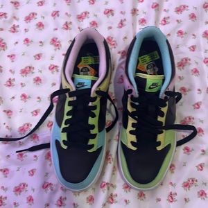 Neon dunks